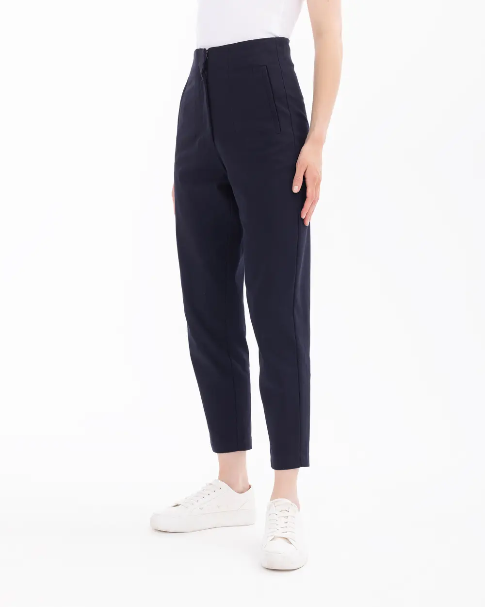 Narrow Leg Trousers with Pockets