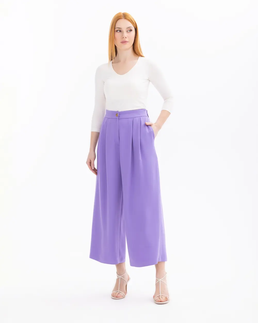 Button Detailed Pleated Pants