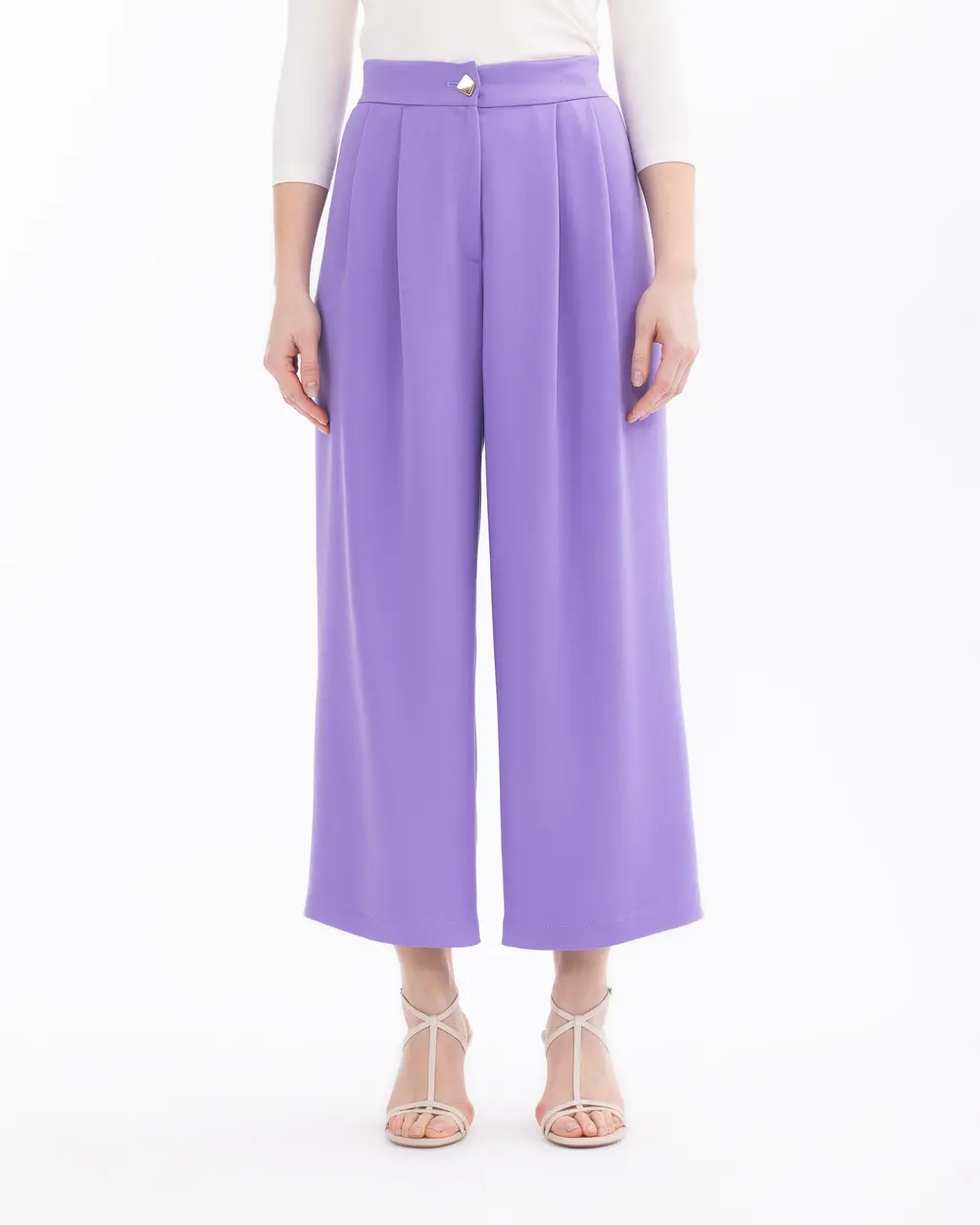 Button Detailed Pleated Pants