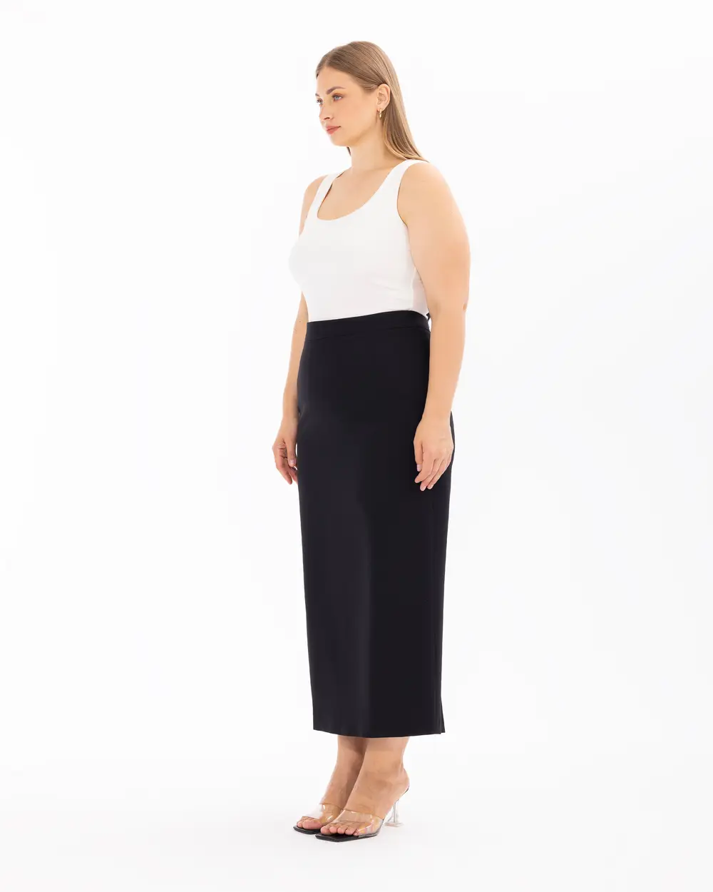 Plus Size Skirt Below the Knee