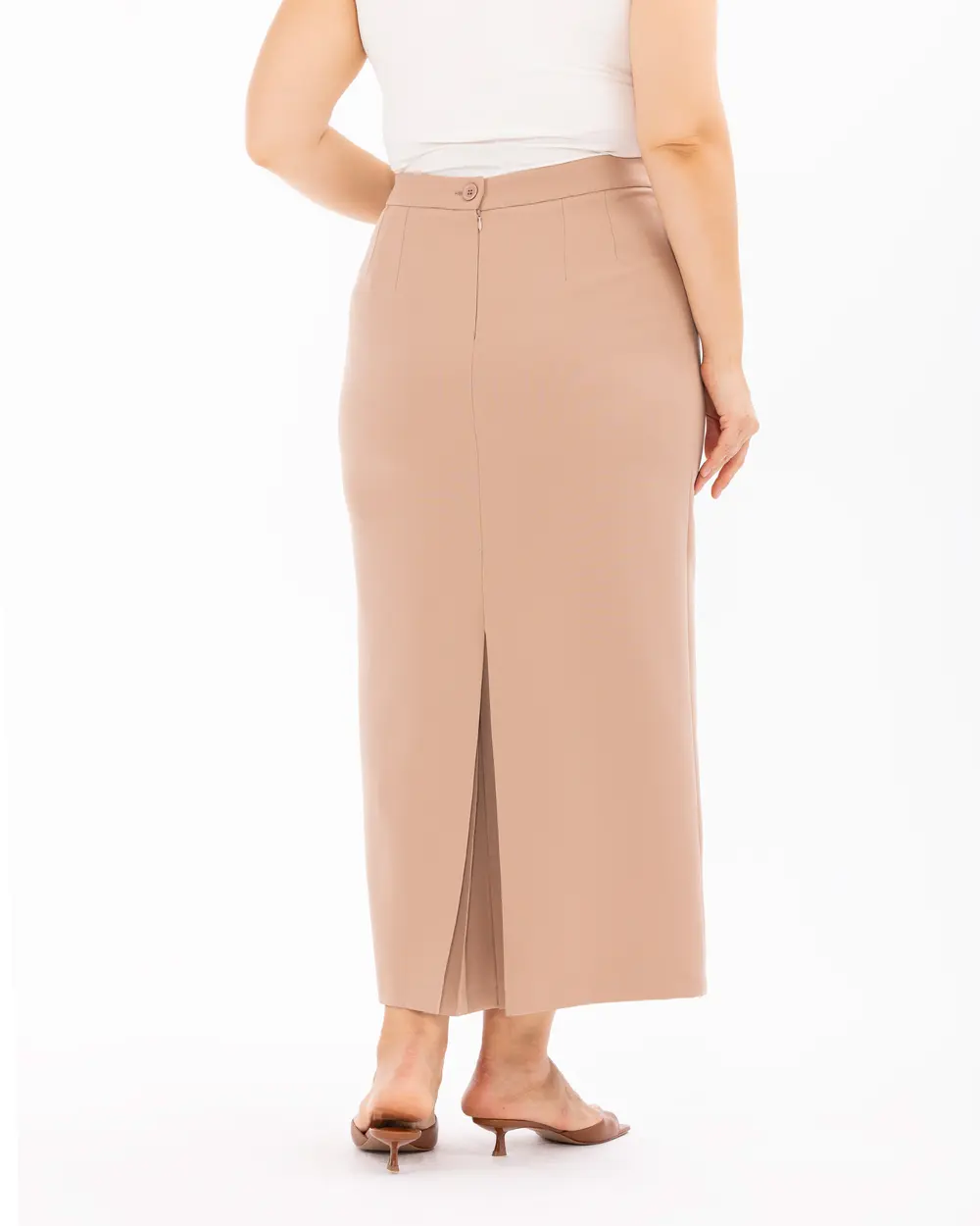 Plus Size Skirt Below the Knee