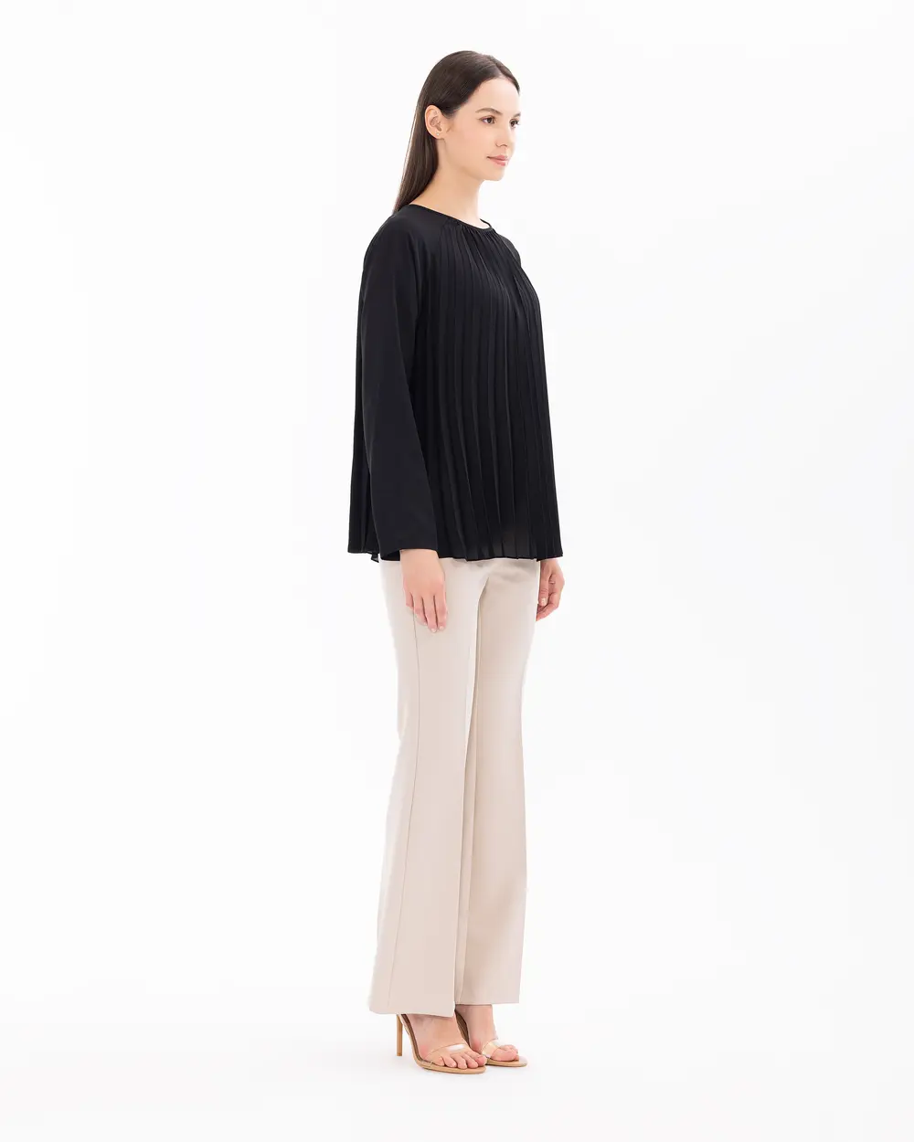 Round Neck Pleated Long Sleeve Blouse