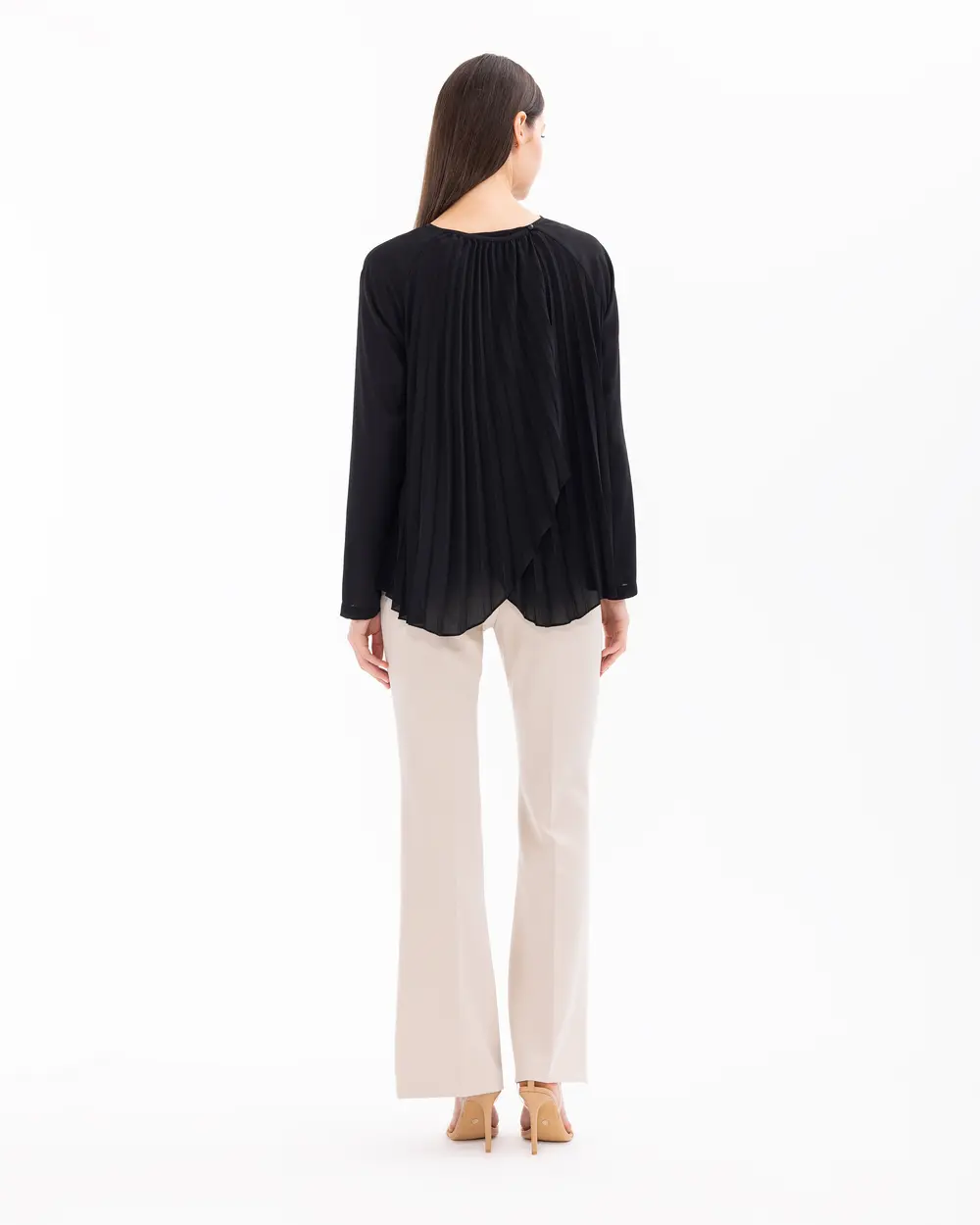 Round Neck Pleated Long Sleeve Blouse