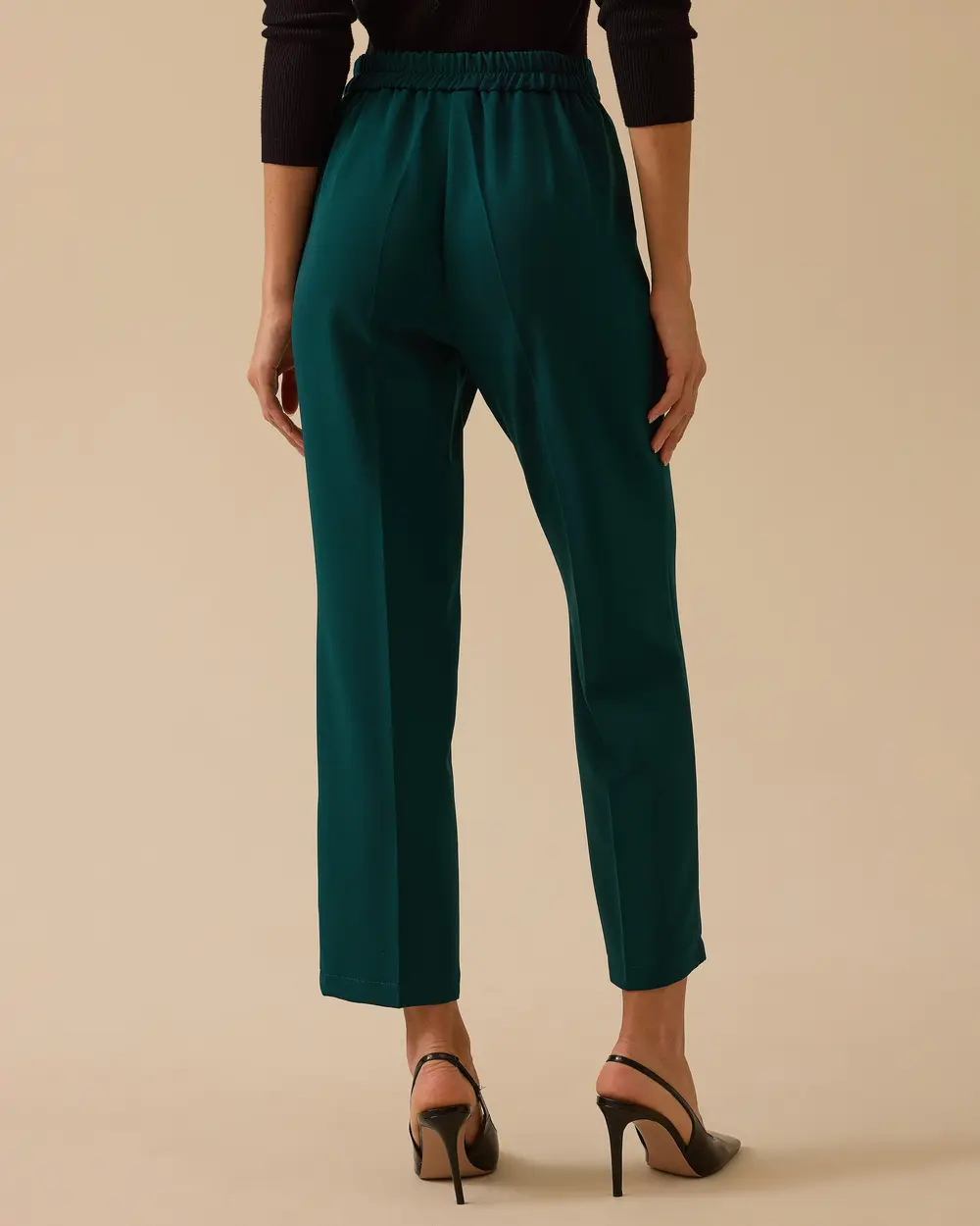Ankle Length Carrot Cut Pants with Pockets