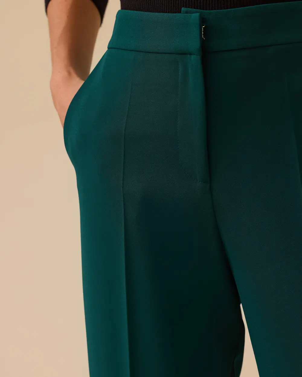 Ankle Length Carrot Cut Pants with Pockets