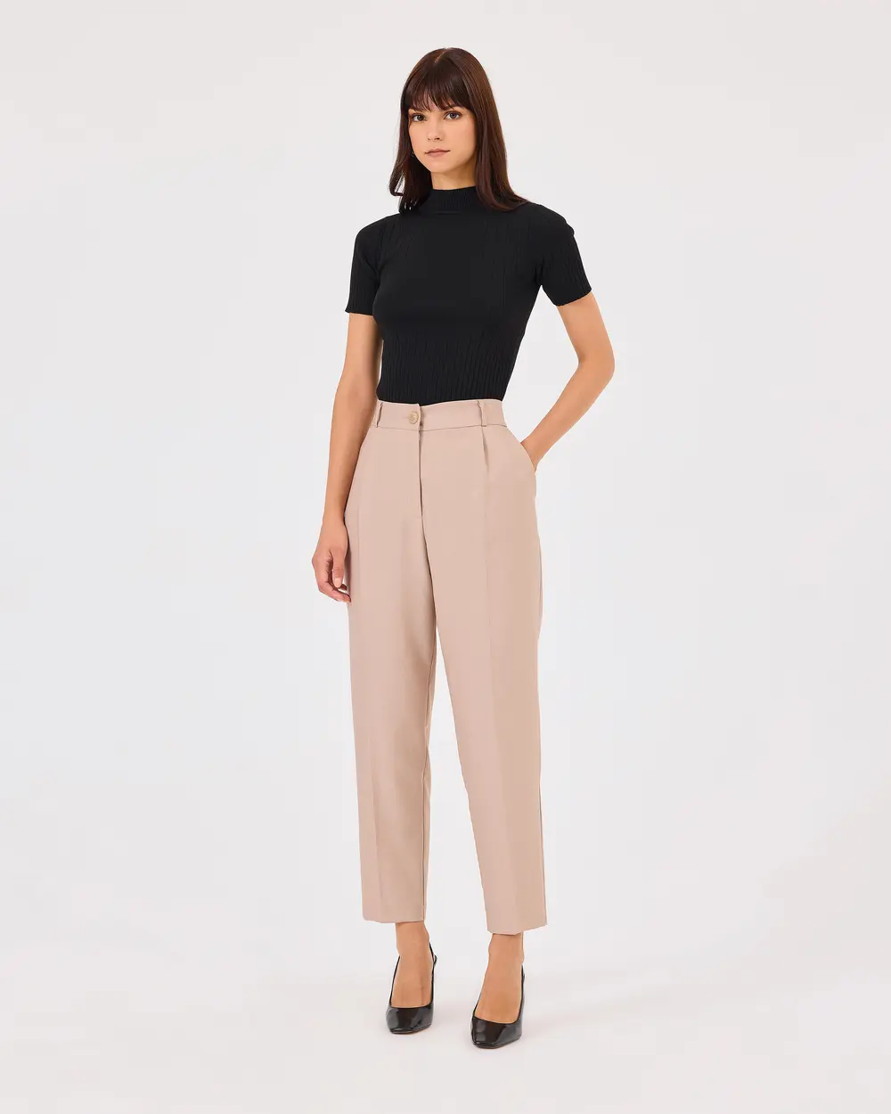 Buttoned Carrot Cut Pants