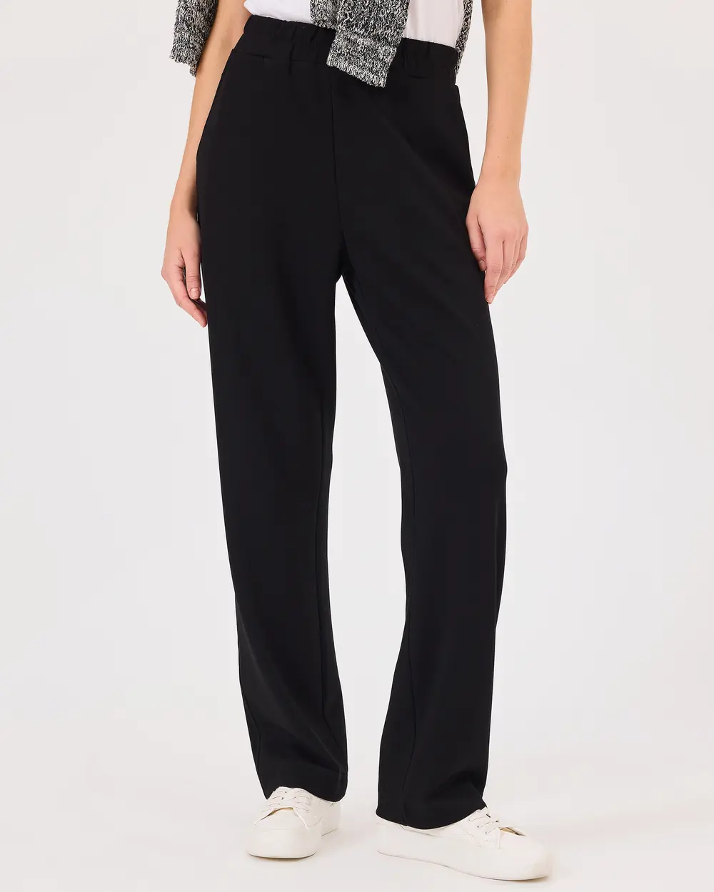 Sweatpants with Elastic Waist Pockets