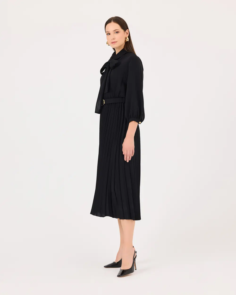 Elegant Midi Length Dress with Scarf Collar