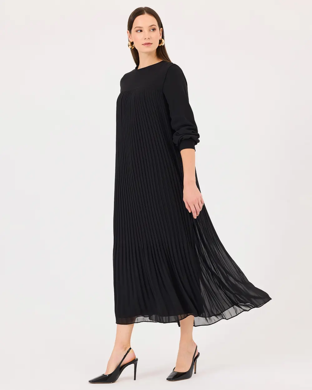 Round Neck Pleated Long Sleeve Dress