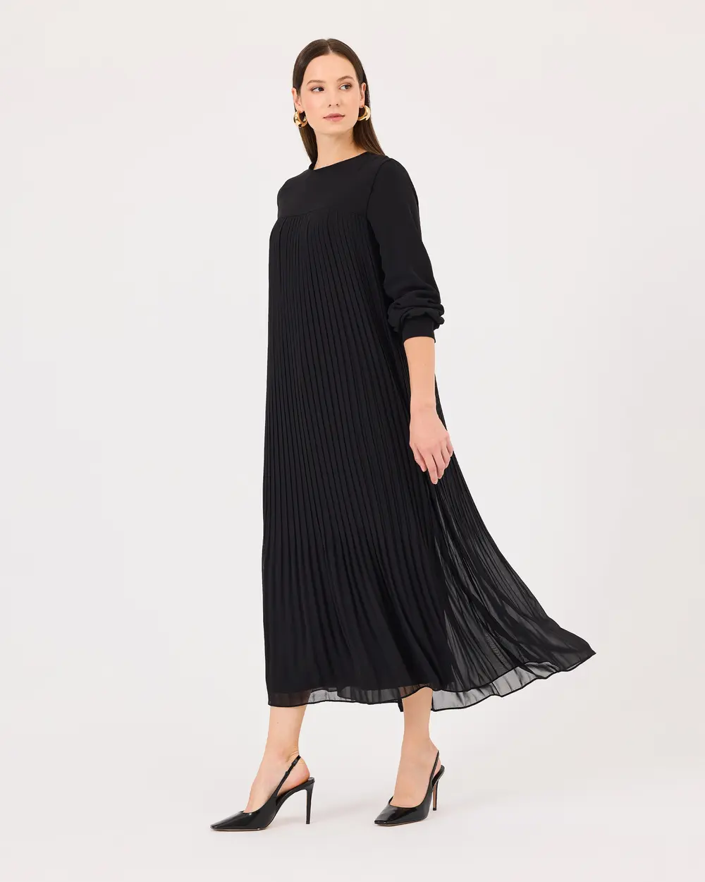 Round Neck Pleated Long Sleeve Dress