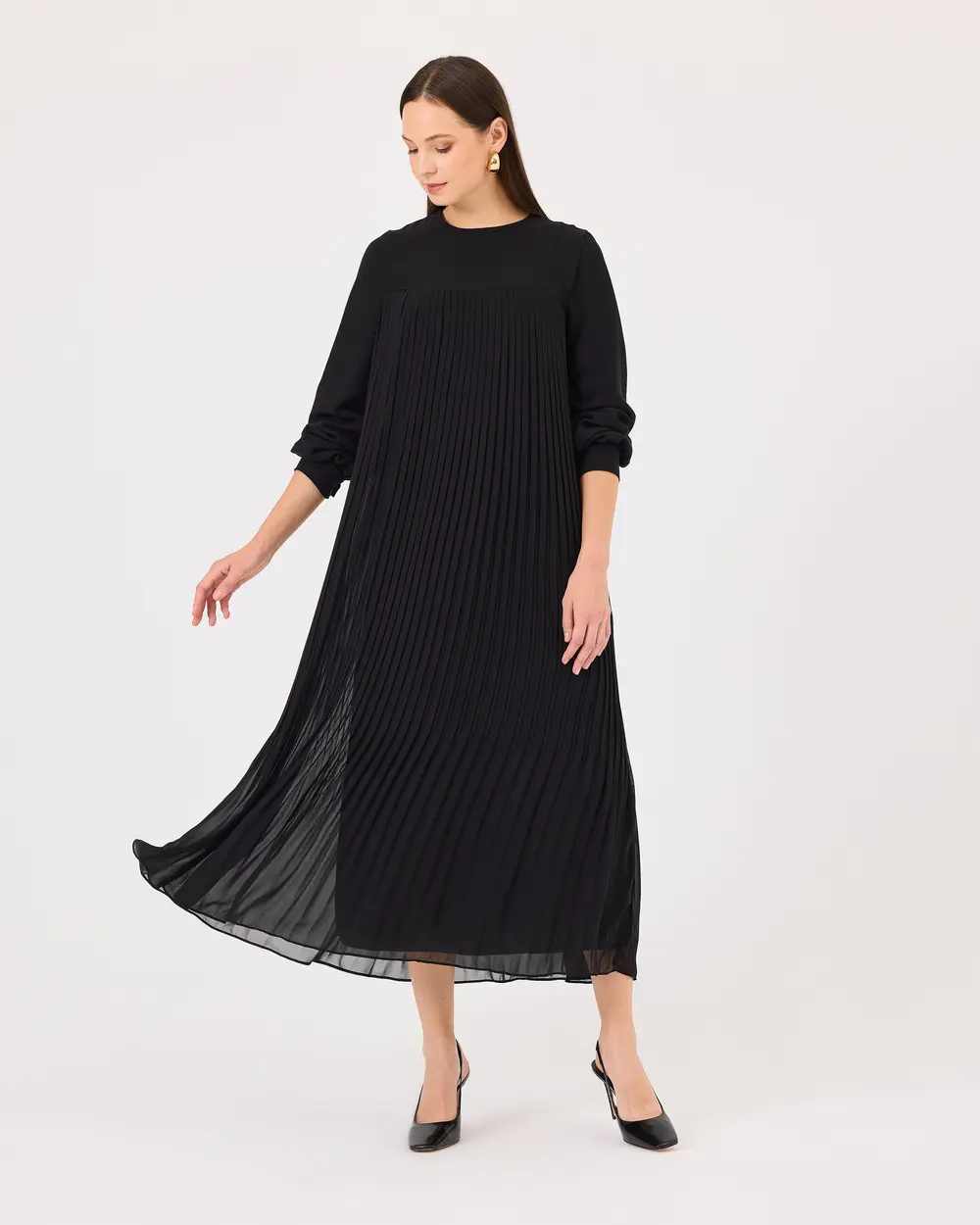 Round Neck Pleated Long Sleeve Dress