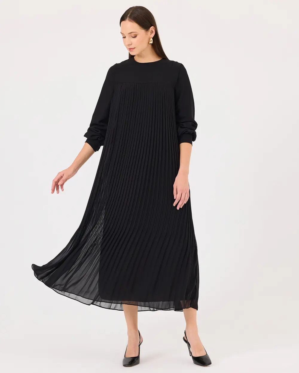 Round Neck Pleated Long Sleeve Dress