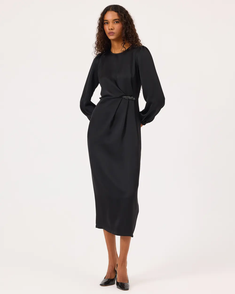 Round Neck Accessorized Long Sleeve Dress