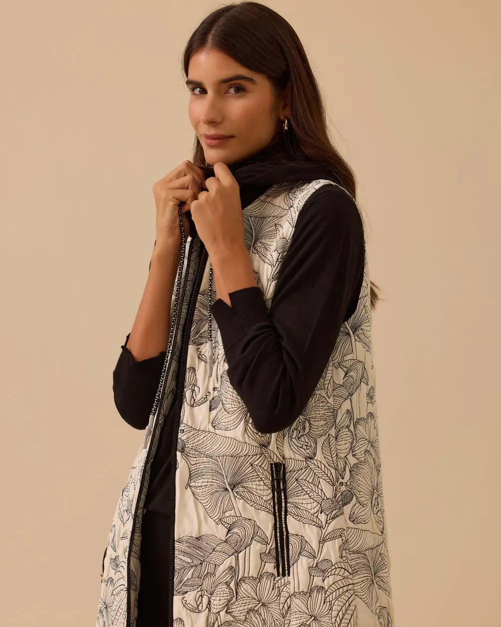 Desenli Cep Detaylı Kapüşonlu Yelek