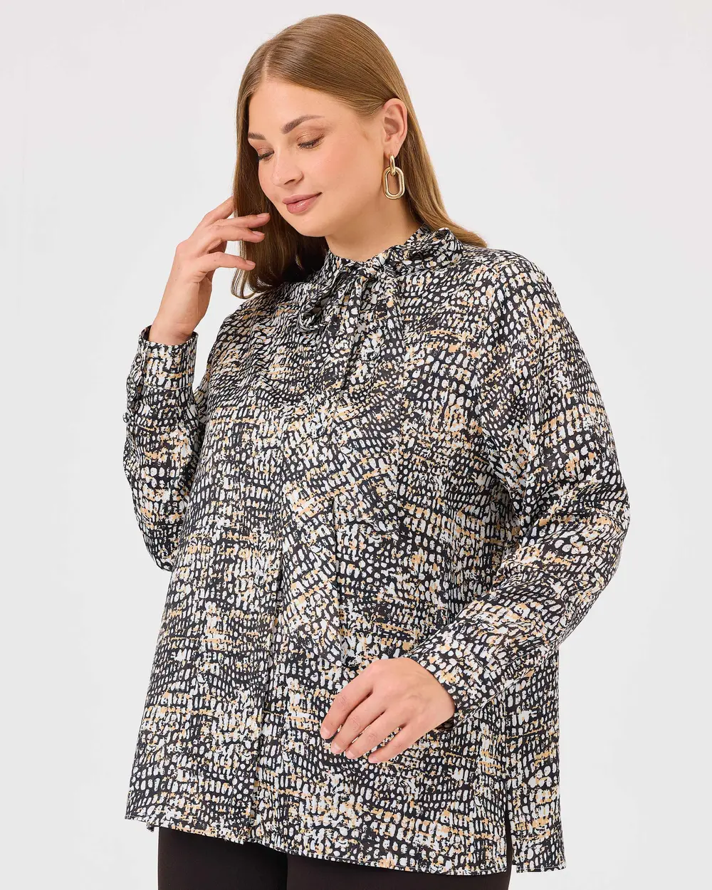 Plus Size Patterned Shirt with Tied Collar