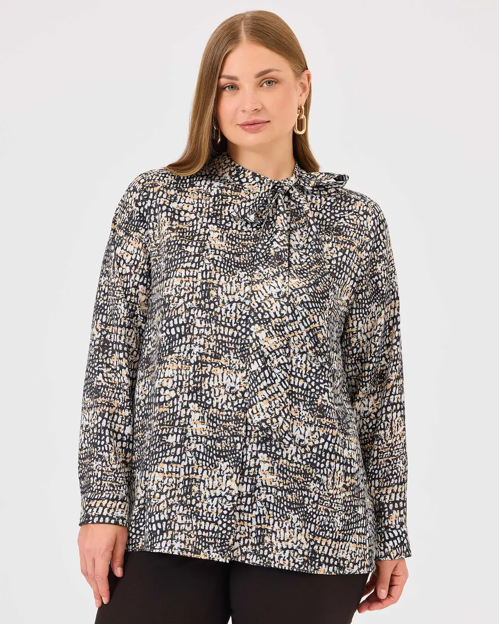 Plus Size Patterned Shirt with Tied Collar