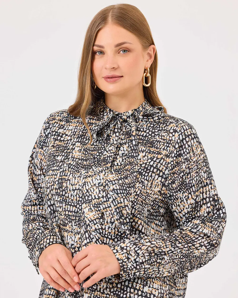 Plus Size Patterned Shirt with Tied Collar