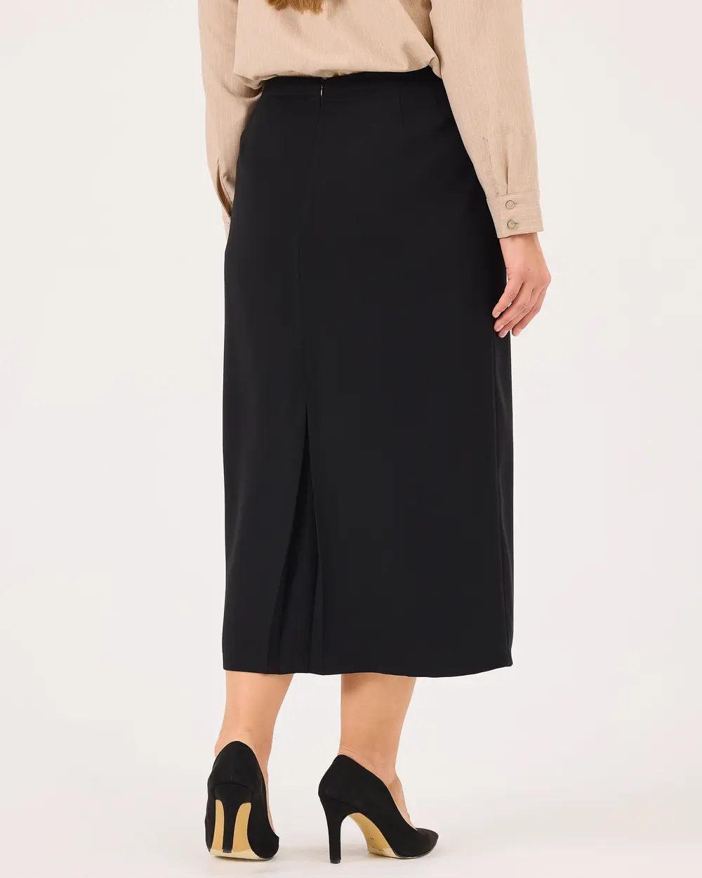 Plus Size Skirt with Slit Detail