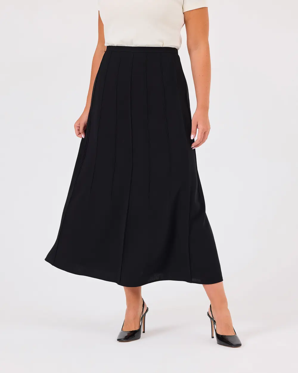 Plus Size Pleated Skirt with Zipper Detail