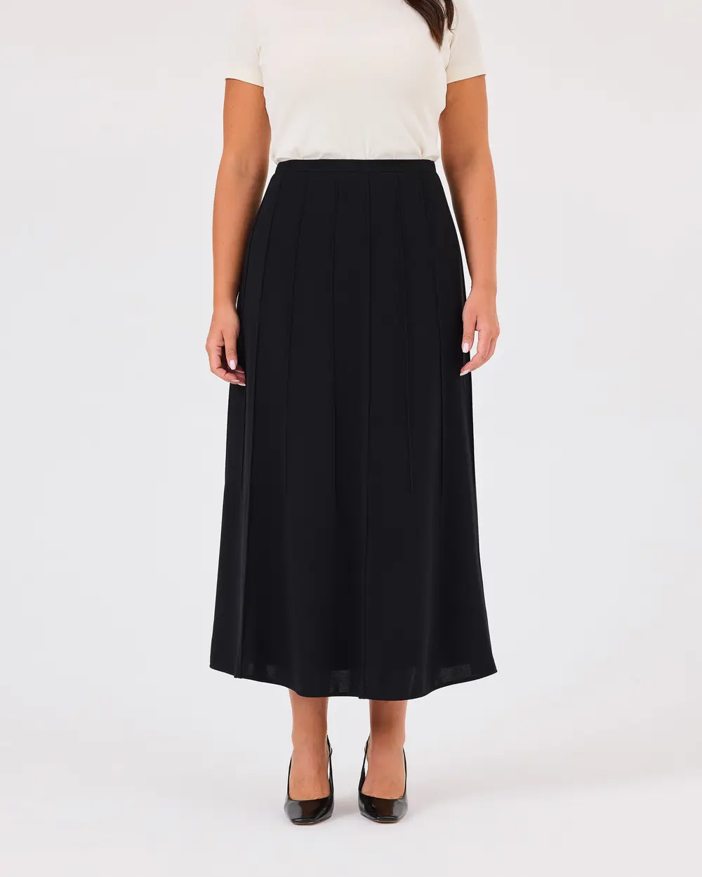 Plus Size Pleated Skirt with Zipper Detail