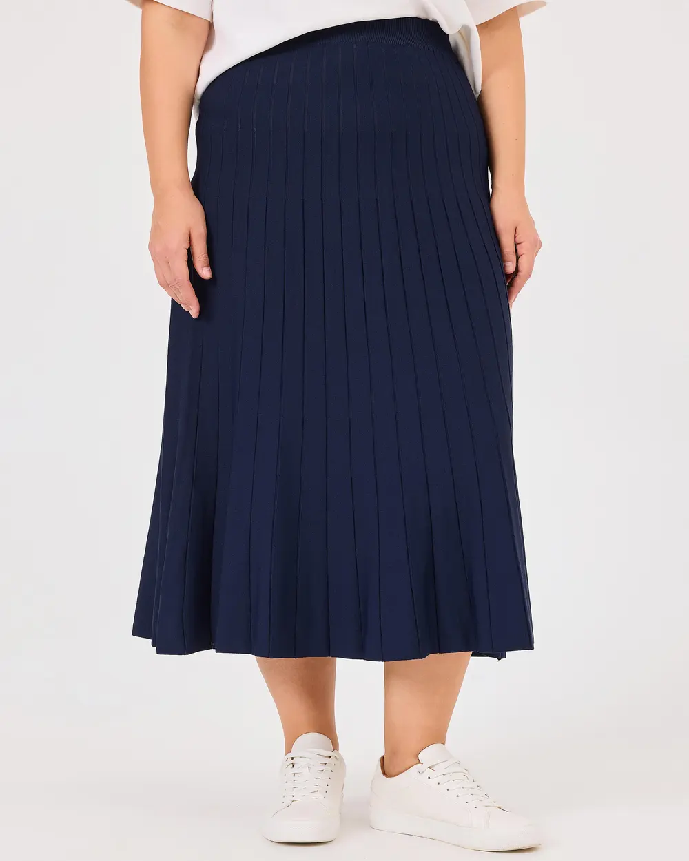 Plus Size Pleated Sweater Skirt