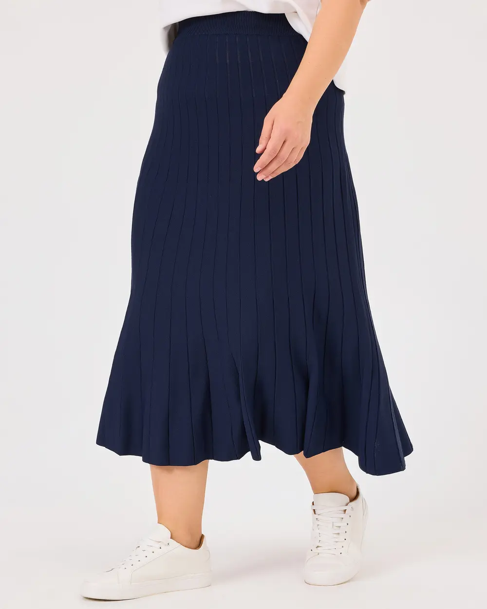 Plus Size Pleated Sweater Skirt