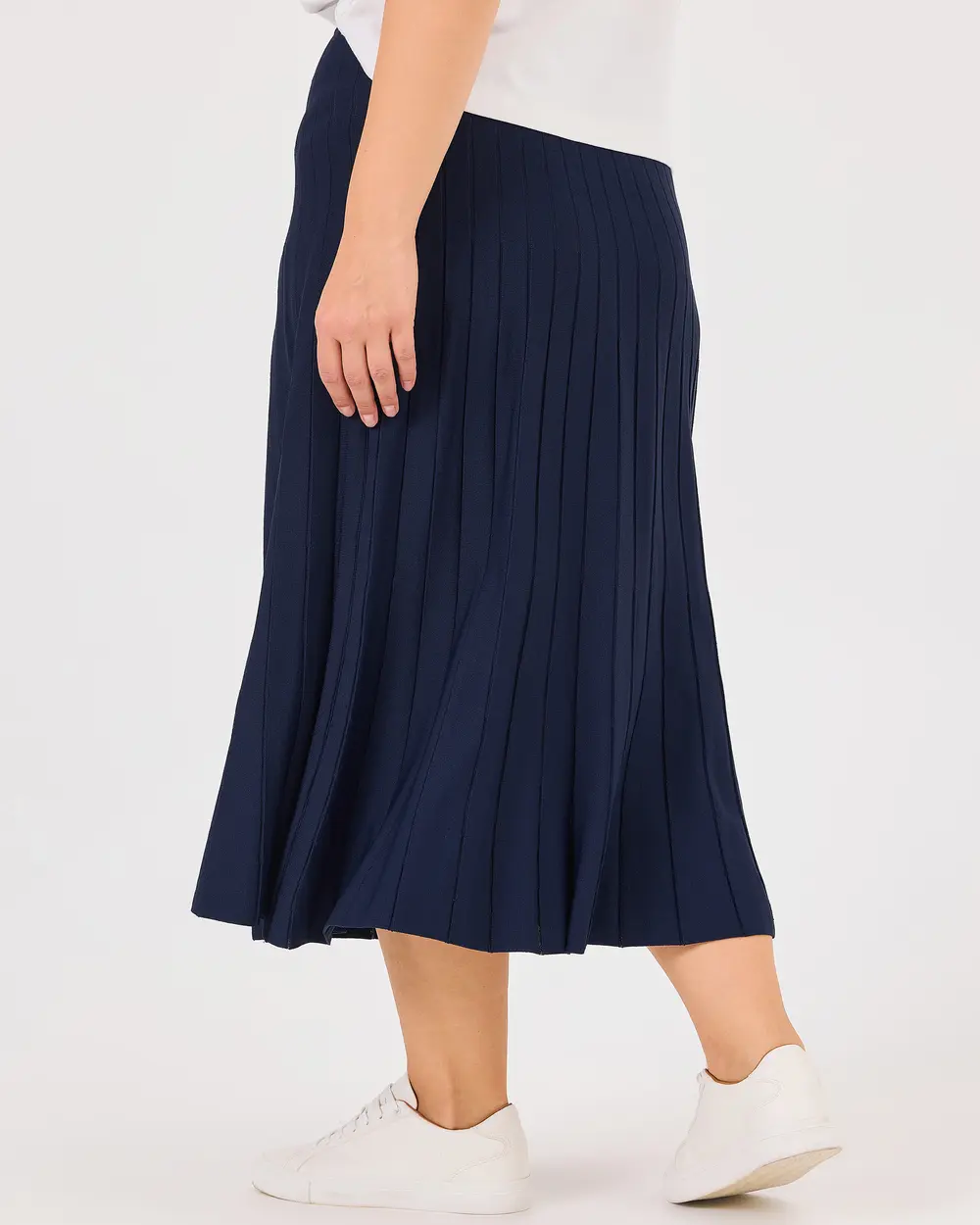 Plus Size Pleated Sweater Skirt