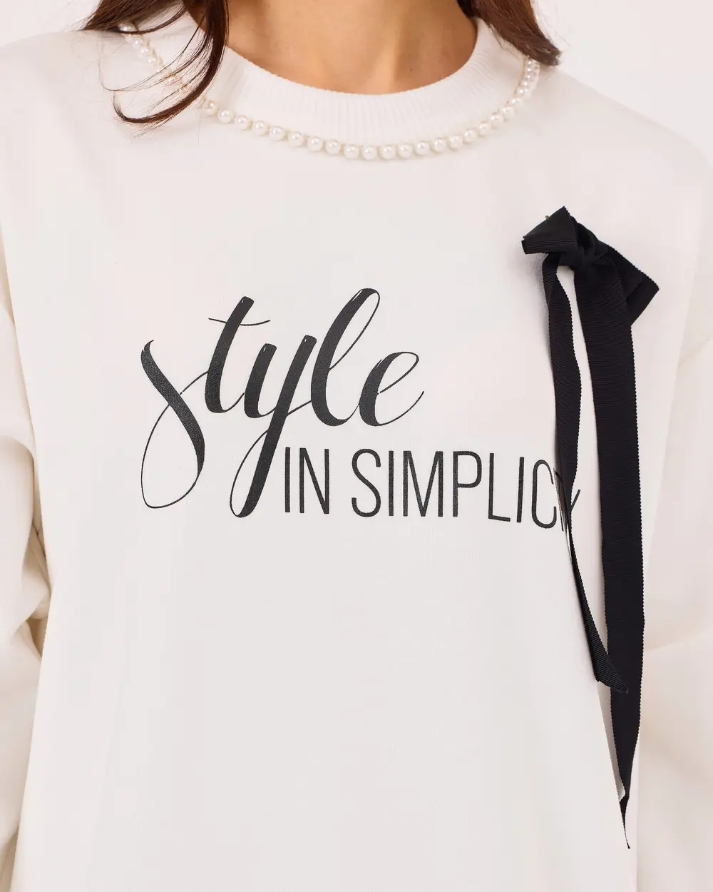 İnci Detaylı Aksesuarlı Baskılı Sweatshirt