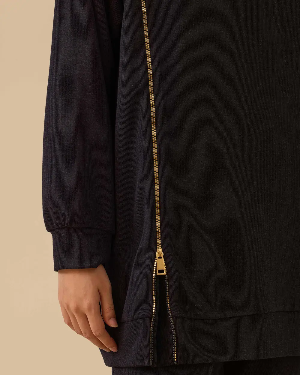 Fermuar Detaylı Yuvarlak Yaka Sweatshirt