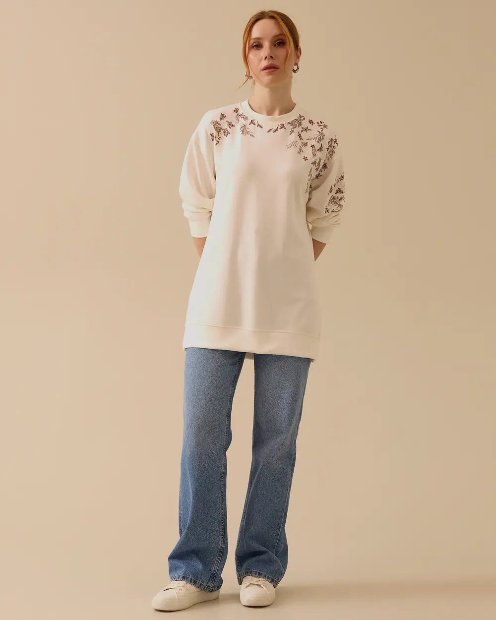 Yuvarlak Yaka Nakış Detaylı Sweatshirt
