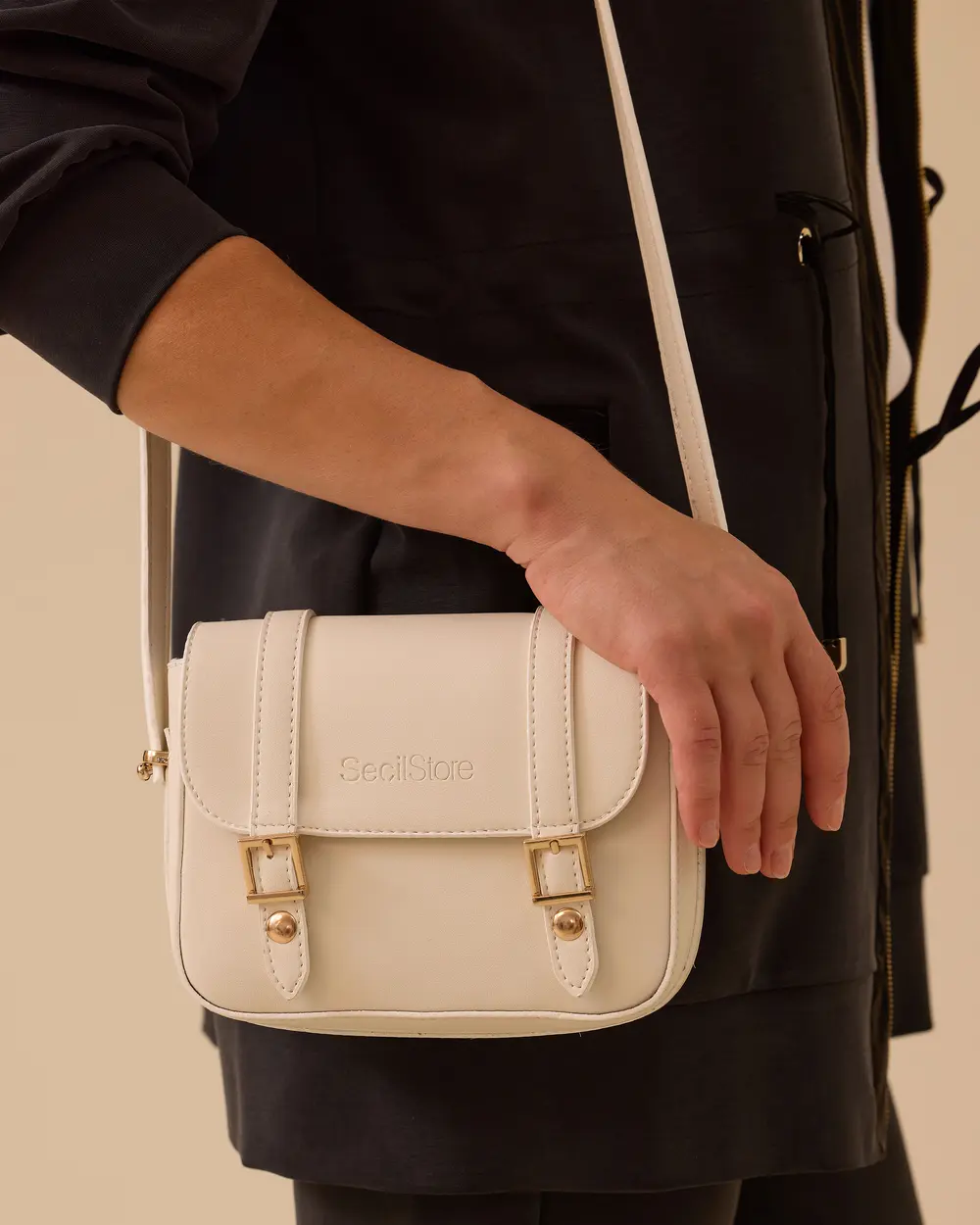 Tokalı Çapraz Askılı Çanta