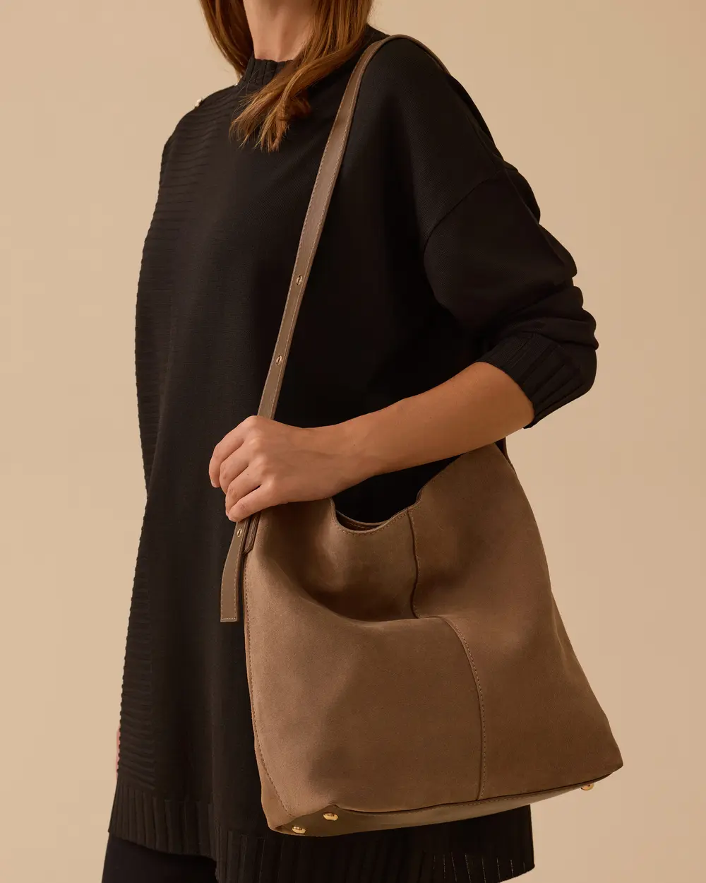 Geniş Hacimli Süet Omuz Çantası
