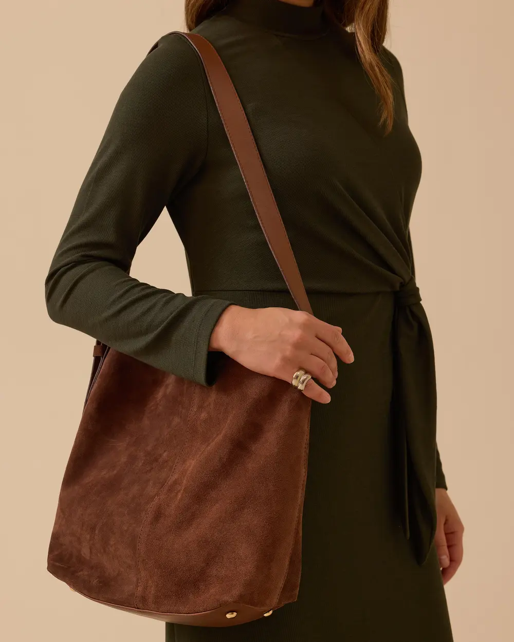 Geniş Hacimli Süet Omuz Çantası