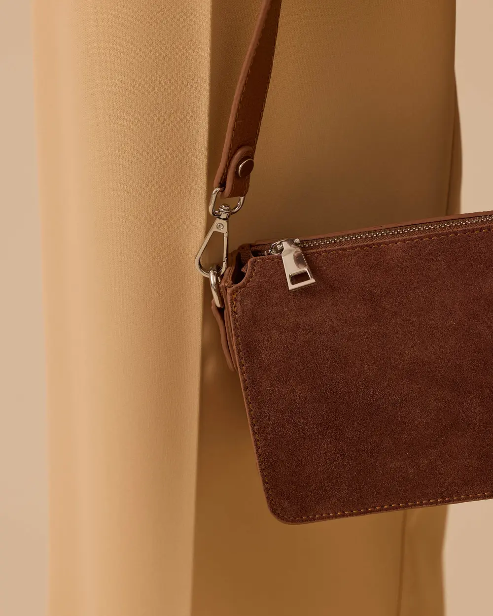 Fermuarlı Suni Deri Detaylı Çanta