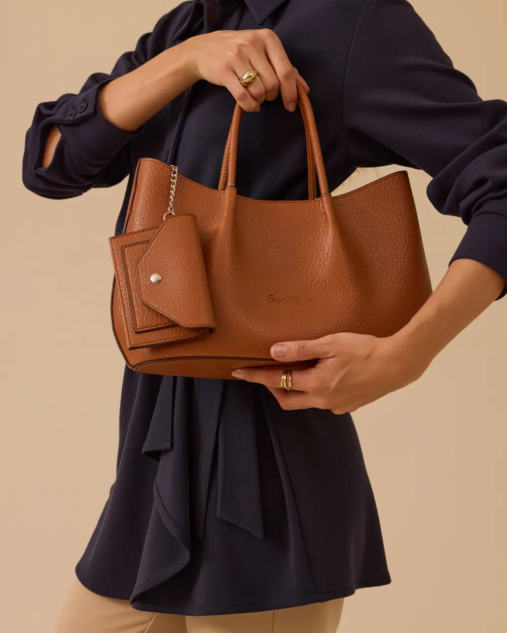 Cüzdan Detaylı Omuz Çantası