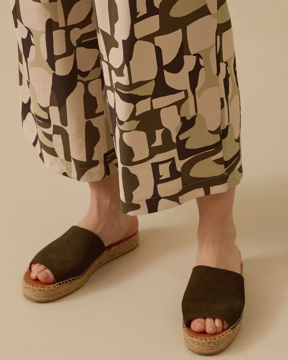 Desenli Geniş Paça Cepli Pantolon