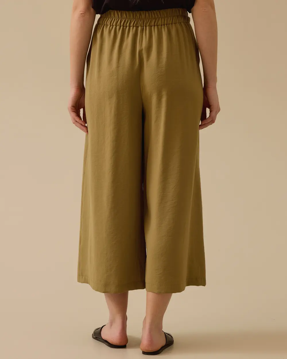 Relaxed Fit Wide Leg Pants