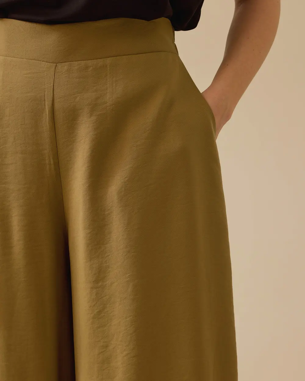 Relaxed Fit Wide Leg Pants