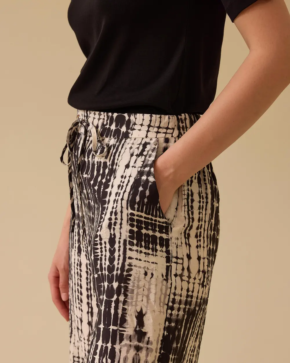 Patterned Ankle Length Pants