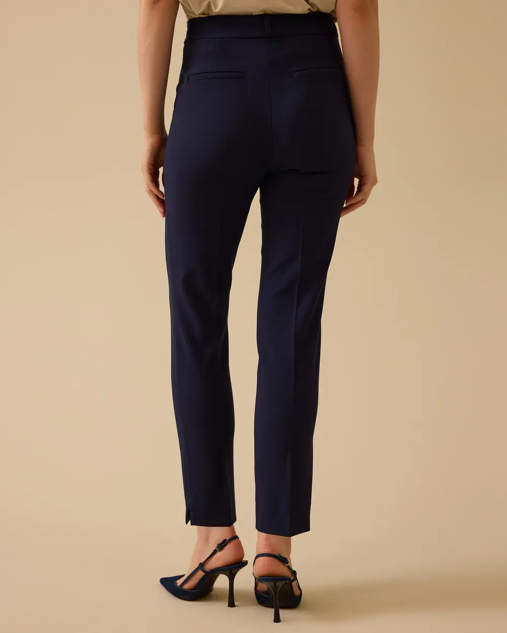 Düğmeli Yırtmaç Detaylı Pantolon