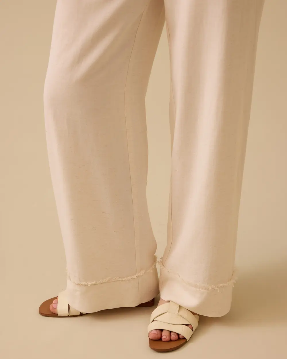 Beli Lastikli Paça Detaylı Pantolon