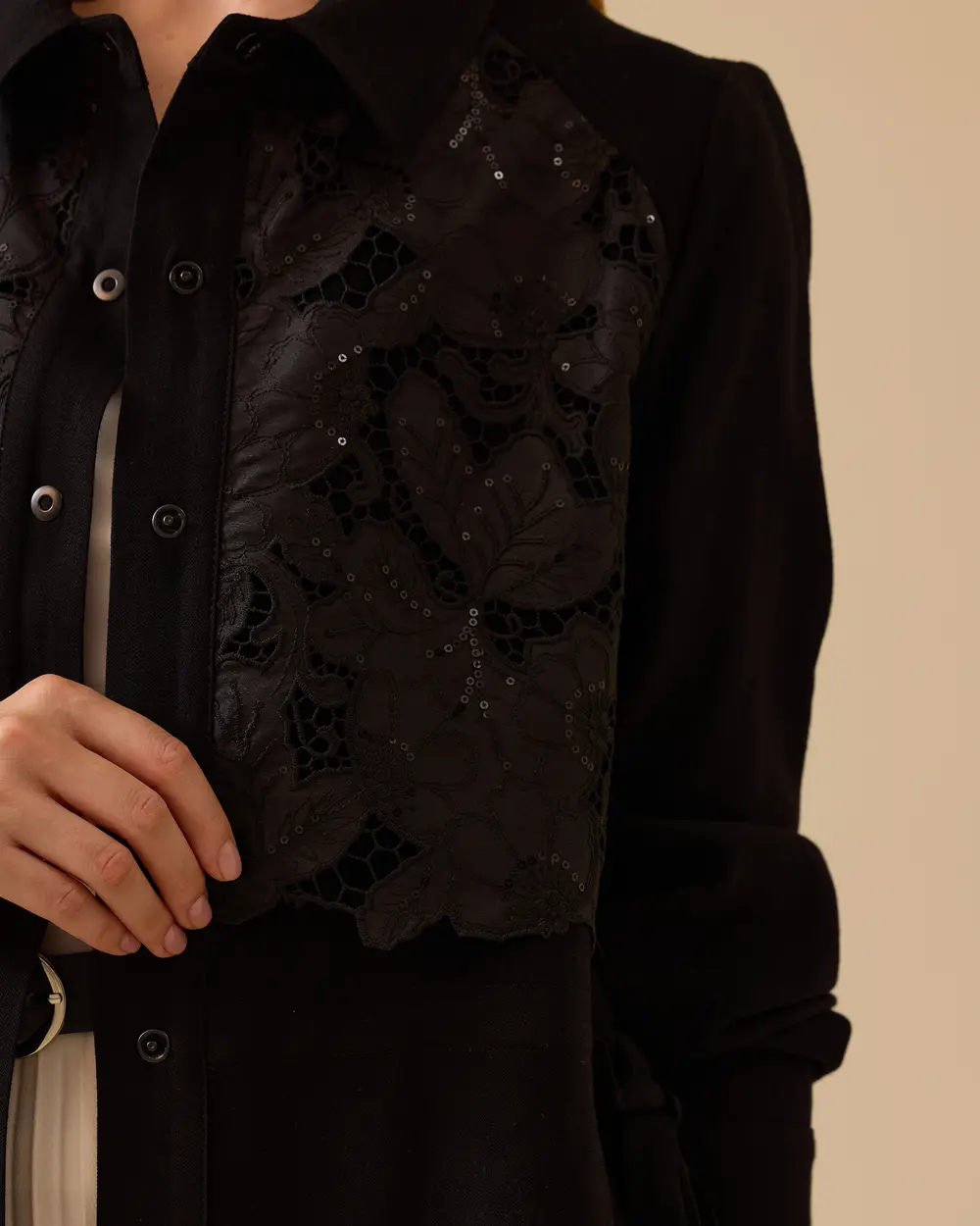 Dantel Garnili Beli Bağcıklı Cepli Tunik