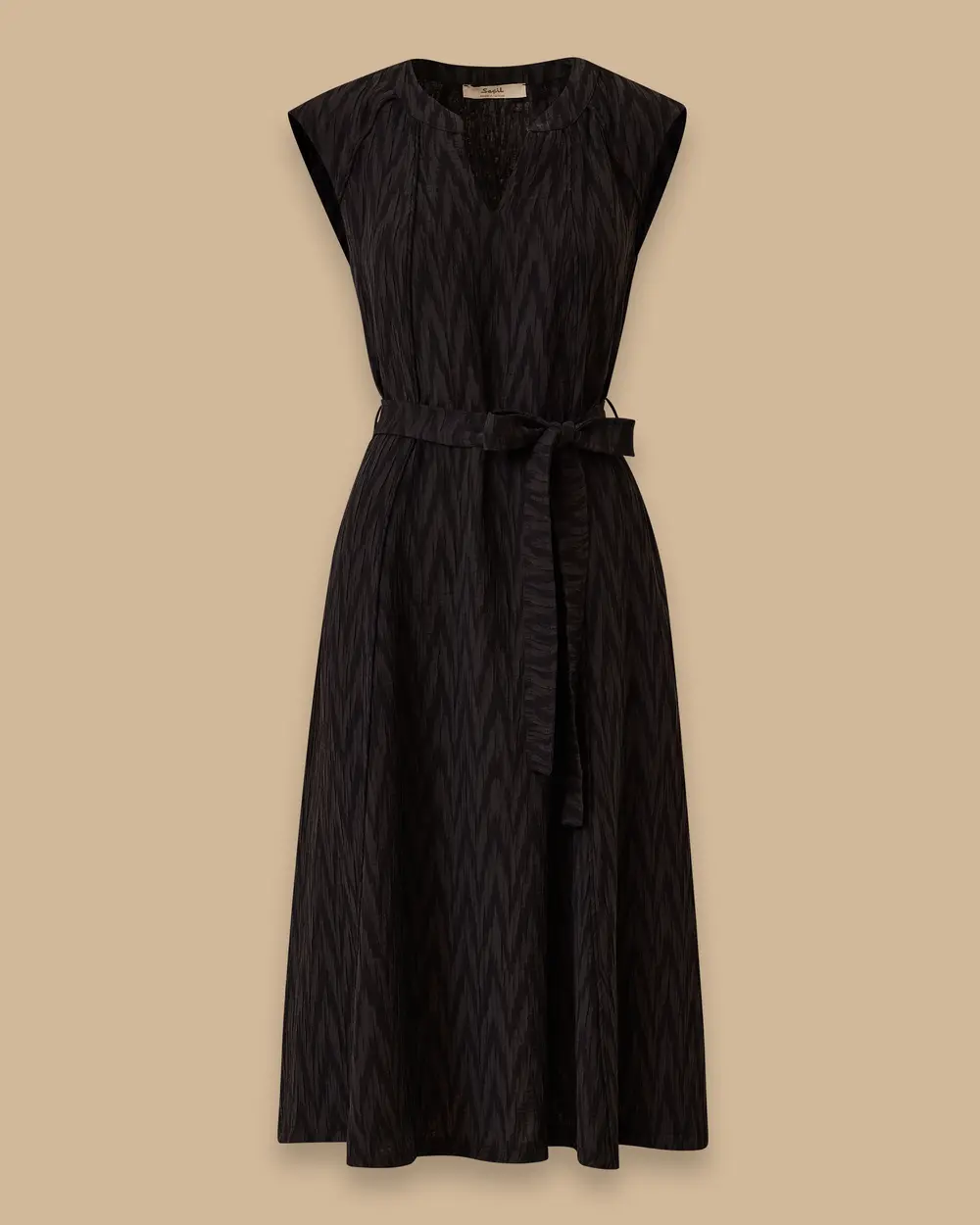 Kuşaklı V Yaka Dokulu Elbise