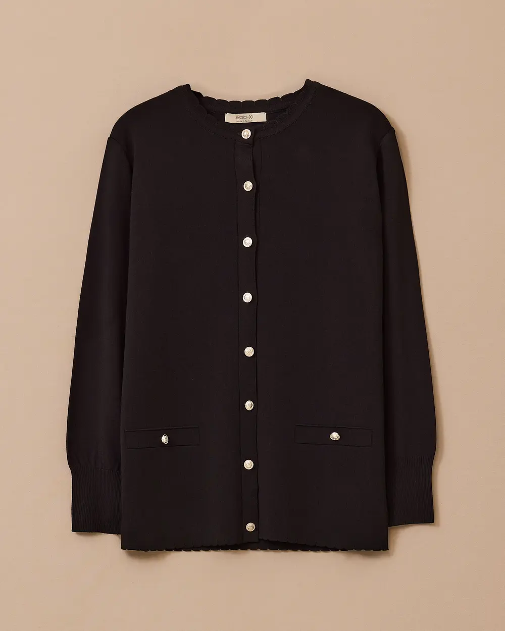 Plus Size Buttoned Cardigan