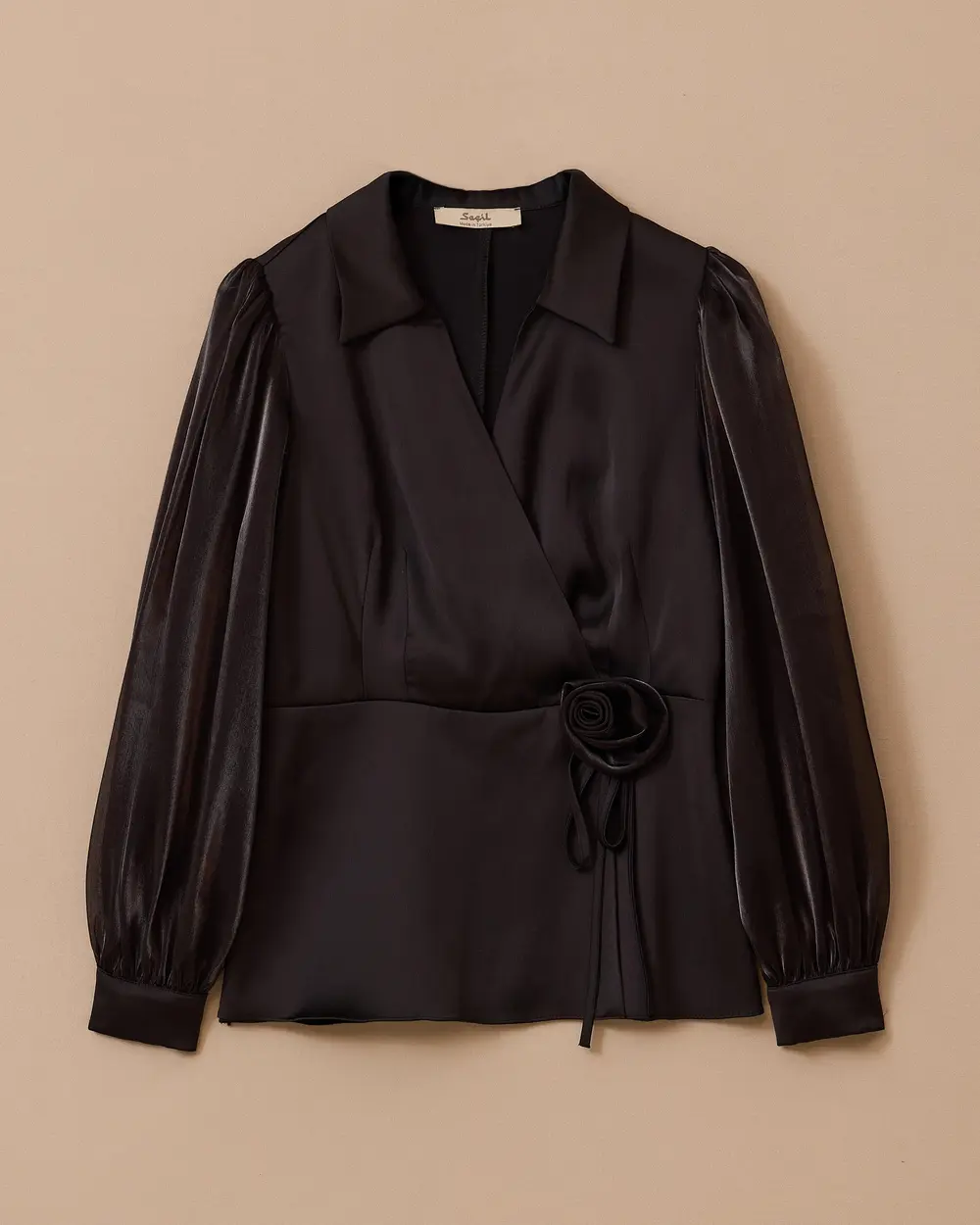 Şifon Kollu Kruvaze Çiçek Aksesuarlı Bluz