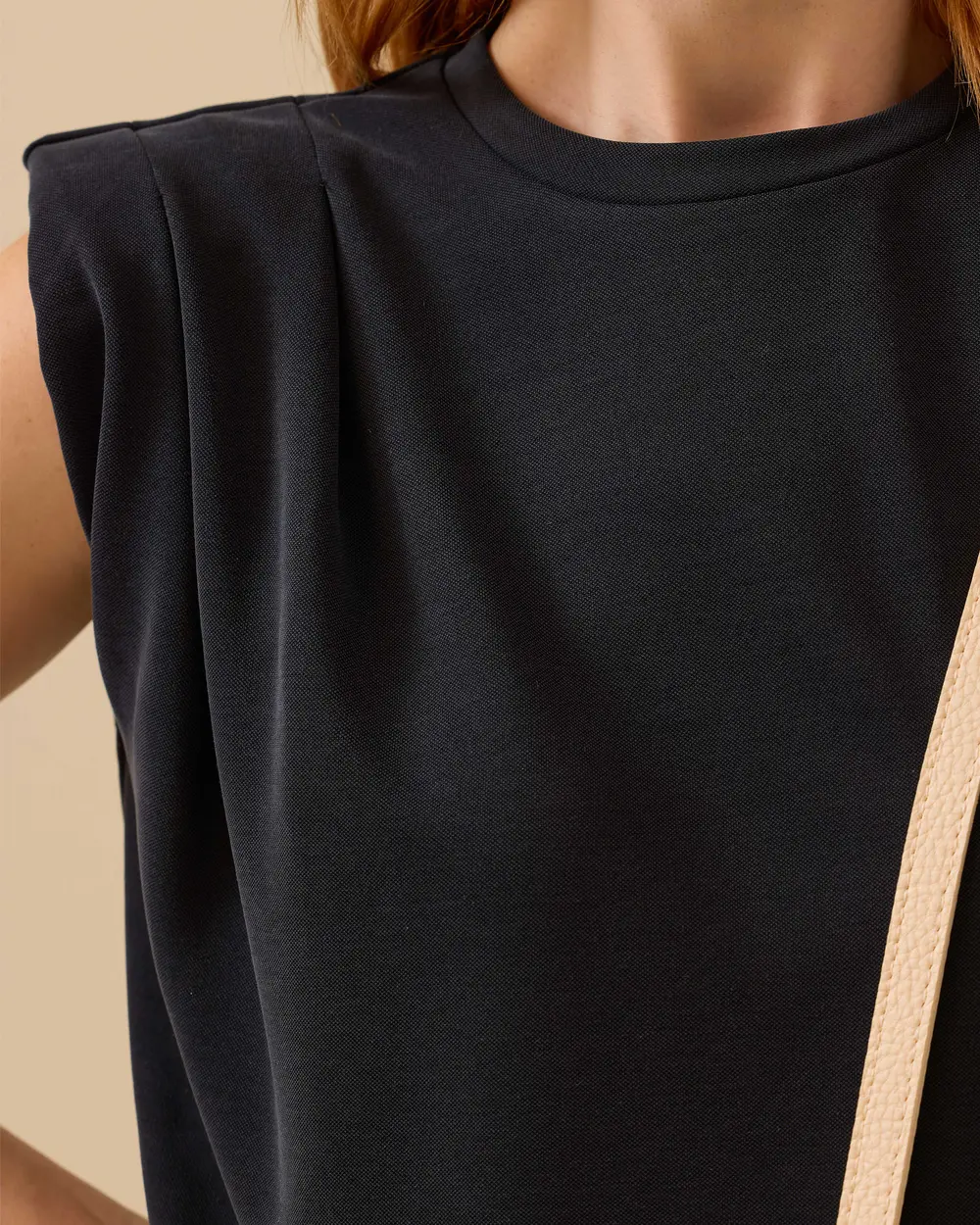 Sleeveless Blouse with Wadding
