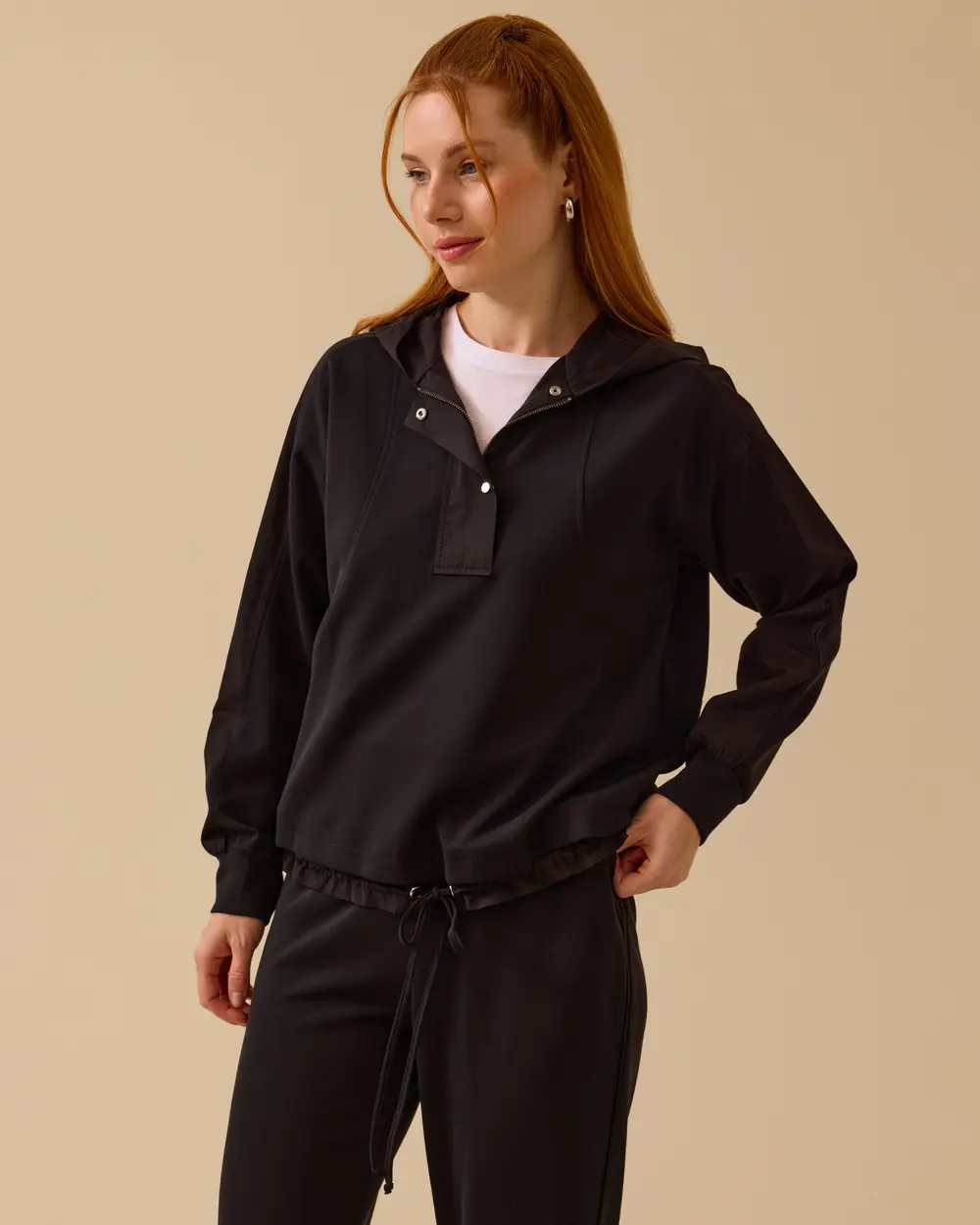Bağcık Detaylı Kapüşonlu Sweatshirt