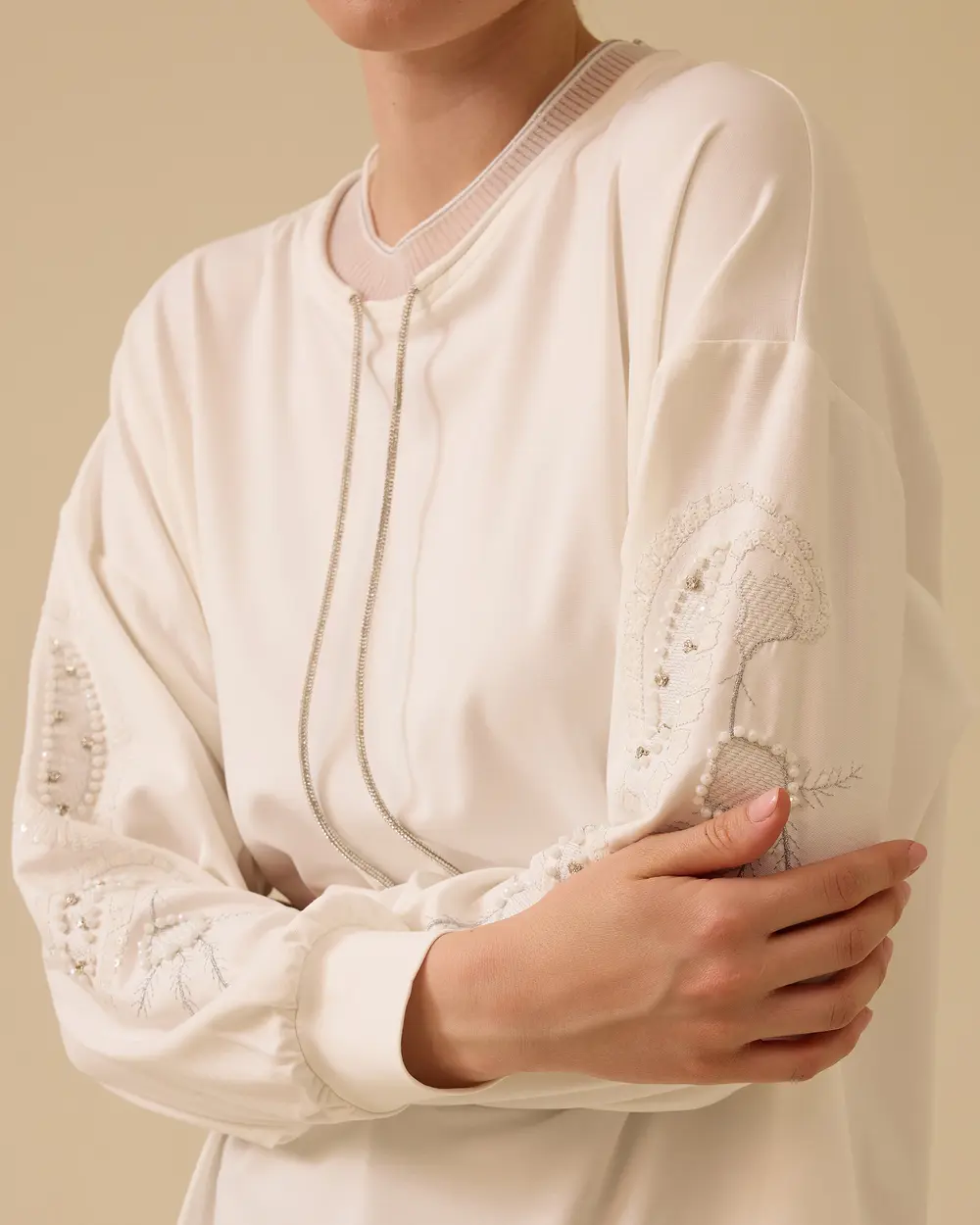Yuvarlak Yaka Kol Detaylı Sweatshirt
