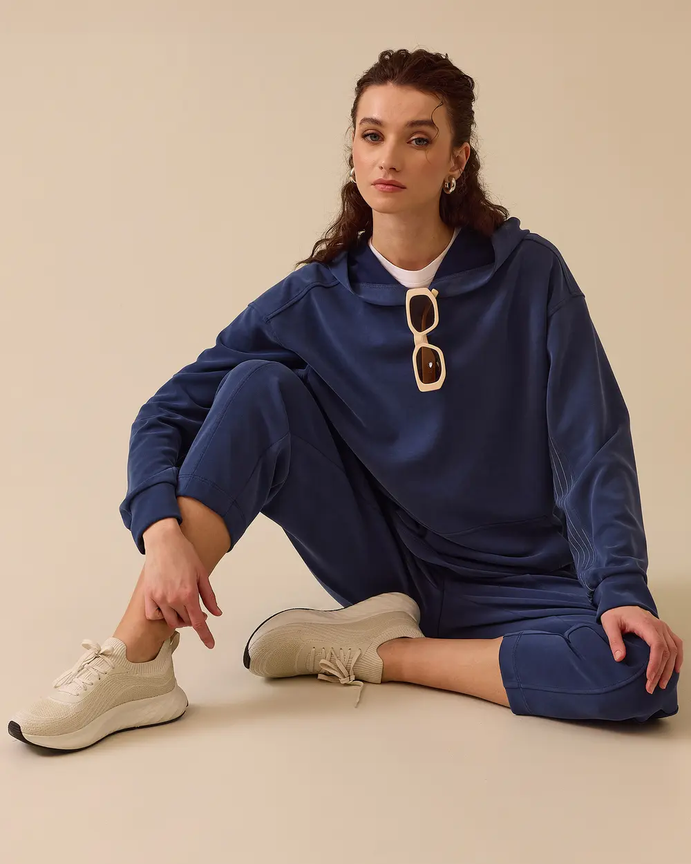 Çizgili Arka Detaylı Kapüşonlu Sweatshirt