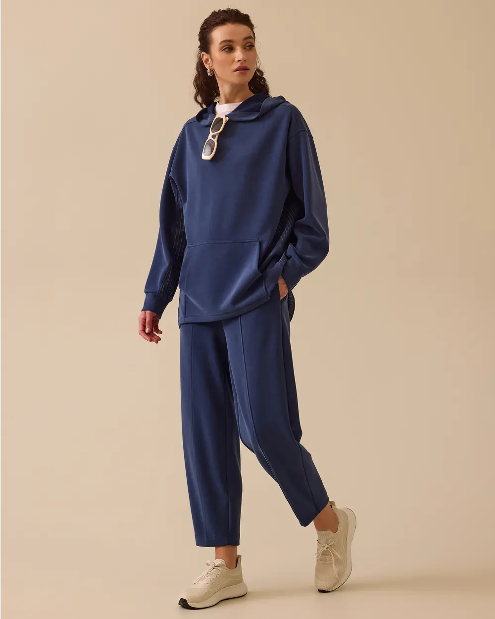 Çizgili Arka Detaylı Kapüşonlu Sweatshirt